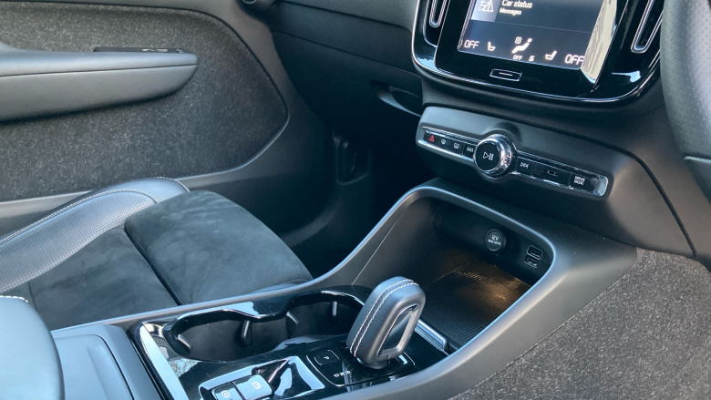 Volvo Xc40 2.0 D3 R DESIGN 5dr AWD Geartronic Diesel Estate